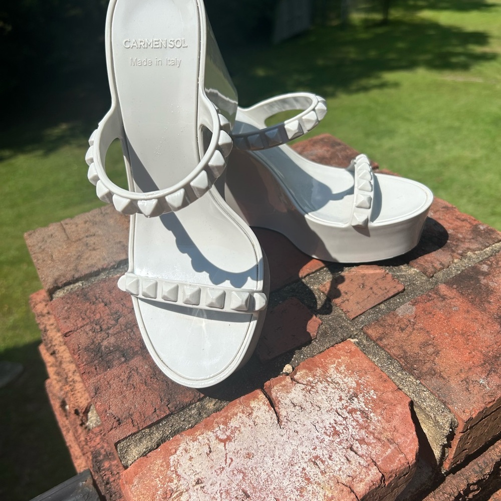Carmen Sol White Studded Wedge Sandals - Picture 2 of 6
